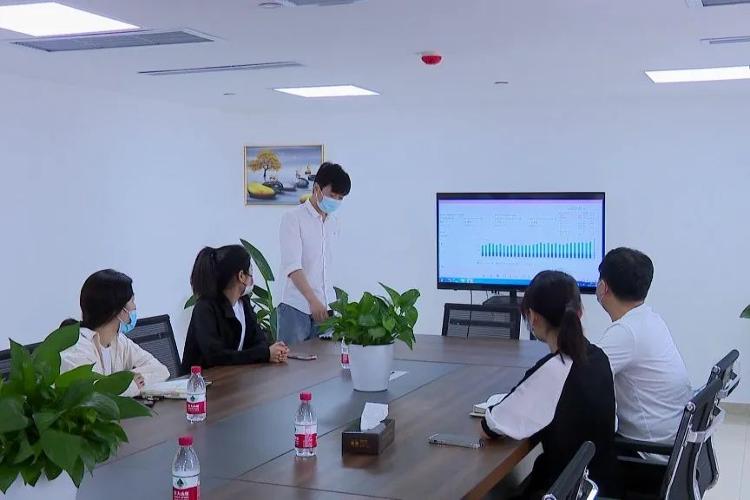 潍城跨境电商产业园里的汽车灯泡成长发展路——从配件研发到全球点亮