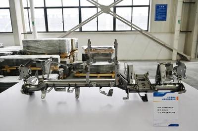 无锡市举行重大项目观摩活动，聚焦汽车配件研发创新与产业升级